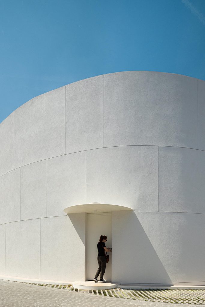 Sheltered doorway in the curved outer wall