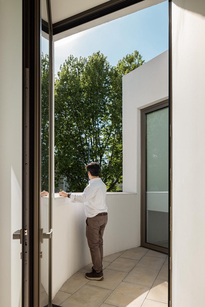 Small upper terrace overlooking nearby trees