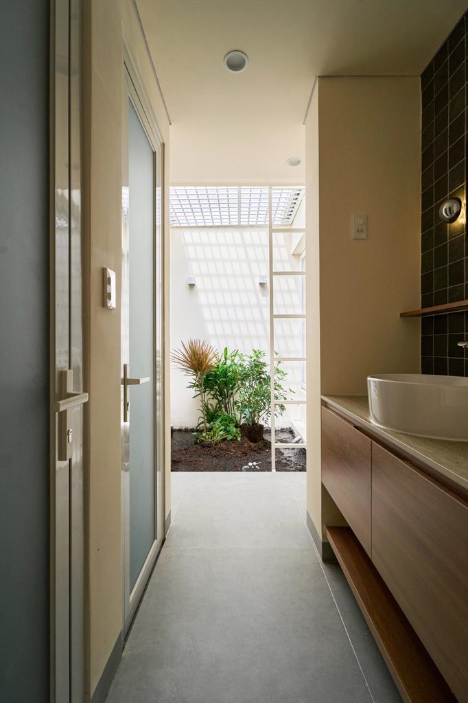 View from the bathroom to the lightwell
