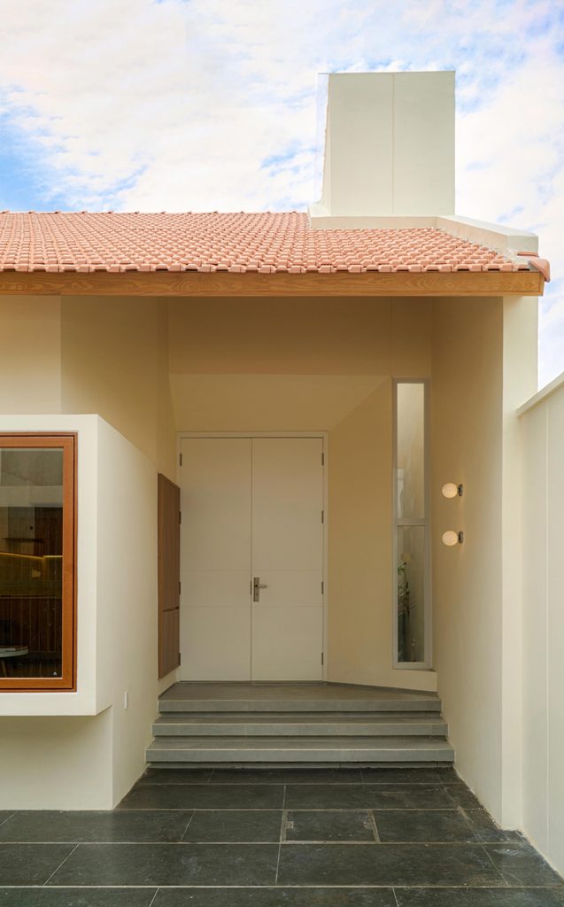 Entrance porch under the tiled roof