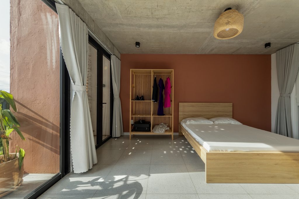 Bedroom opening onto the sheltered balcony