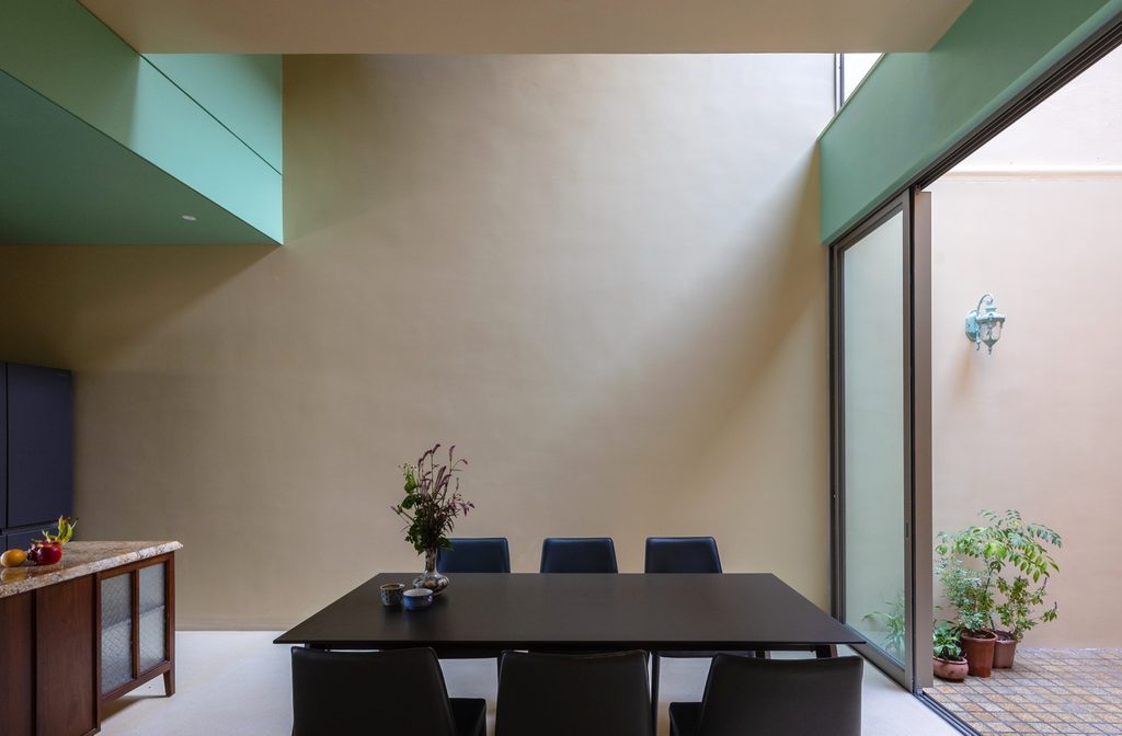 Dining area opening onto the courtyard