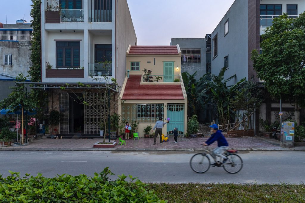 Samson House and neighbouring buildings at dusk