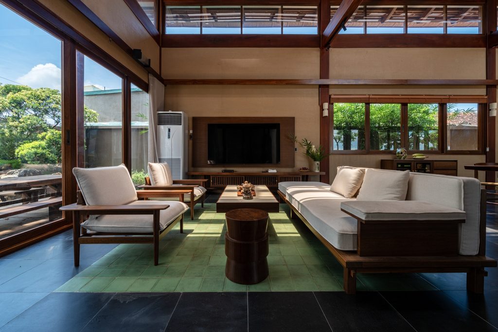 Living room opening to the garden