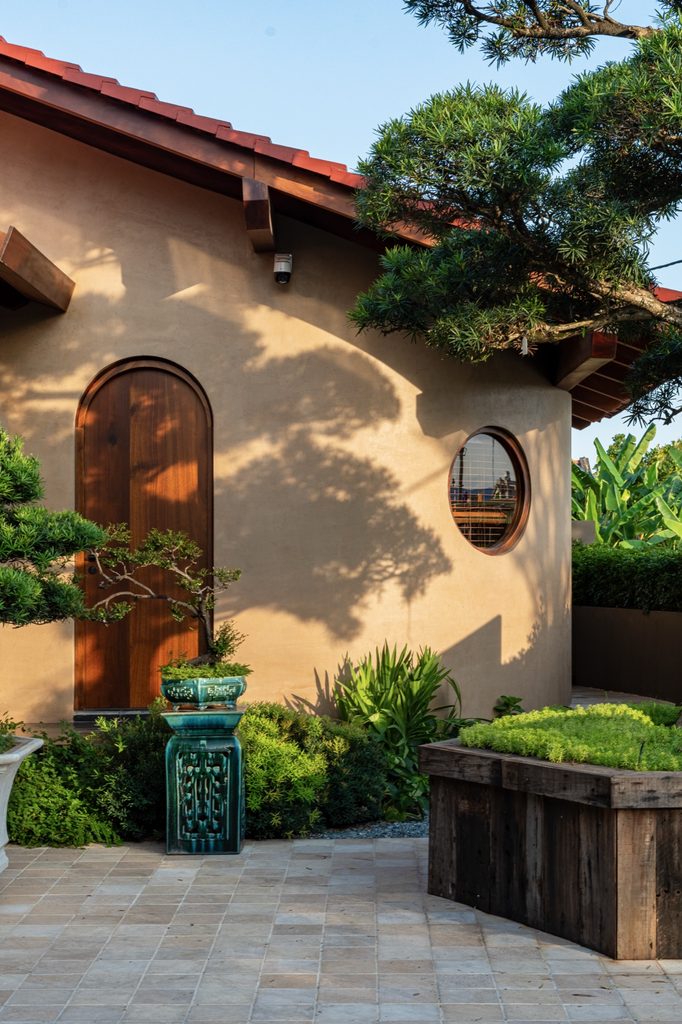 Garden terrace beside the tiled roof