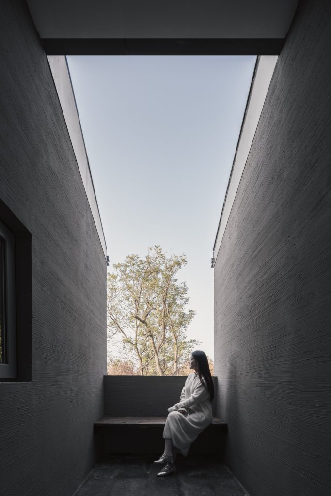 Recessed balcony open to the sky