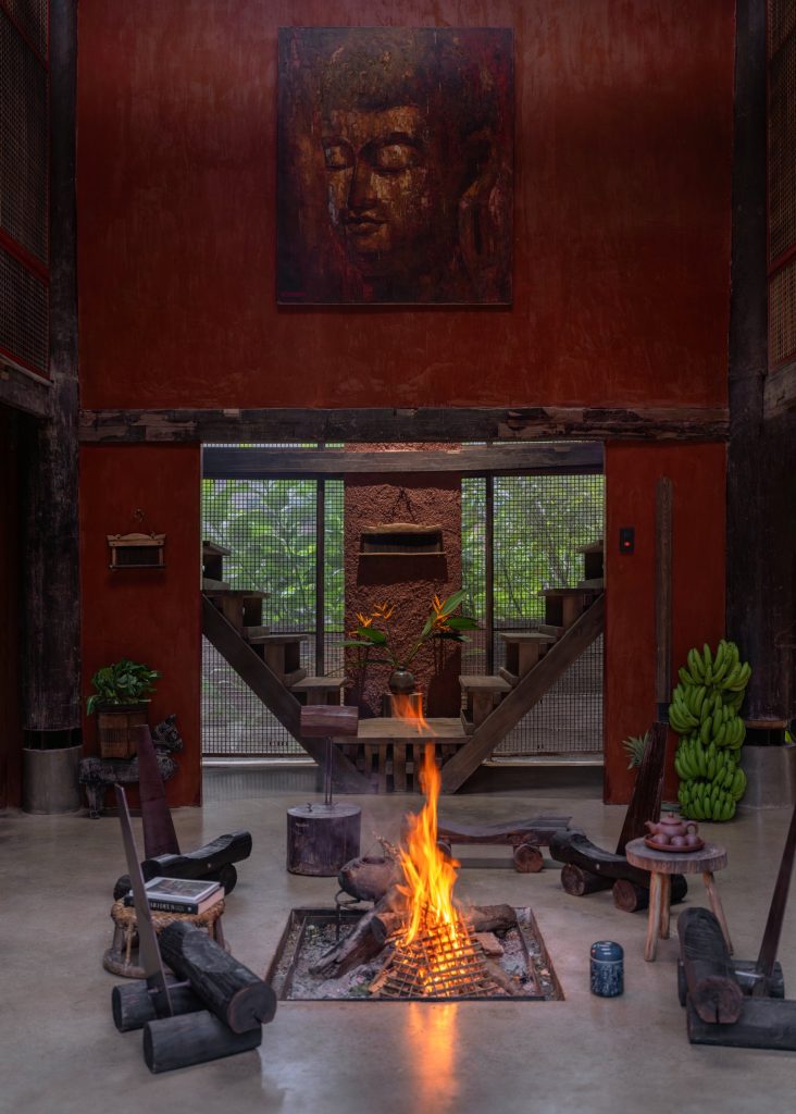 The central hearth