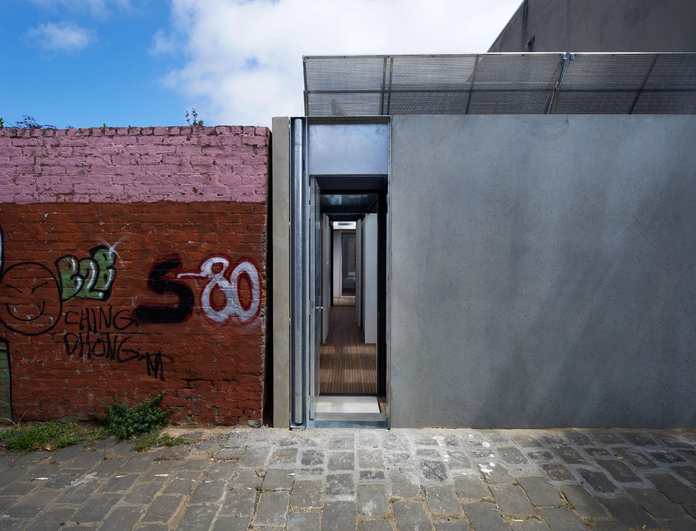 A heritage cottage reimagined through light