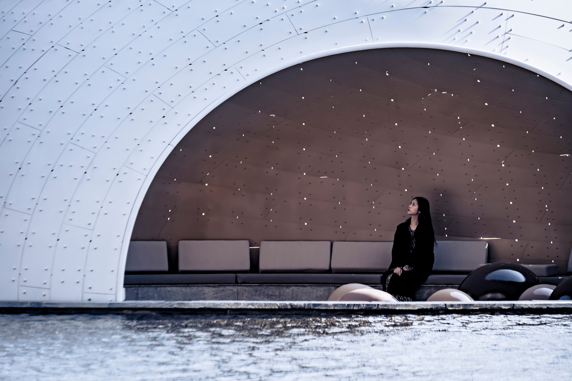 A Lightweight Overwater Structure that Merges Digital Craft and Structural Intelligence