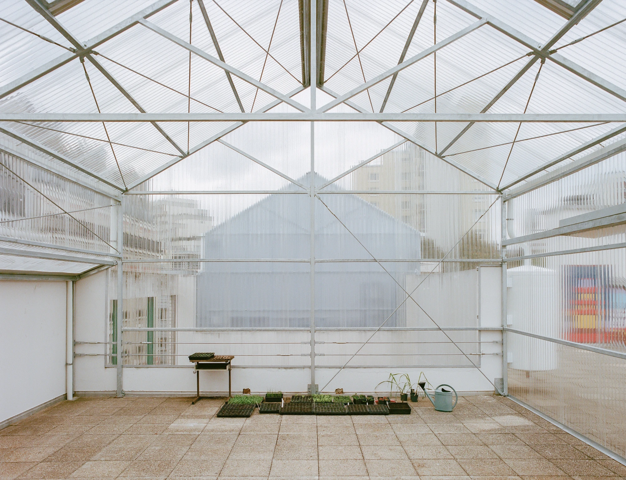 A Rooftop Classroom for Urban Agriculture in Paris
