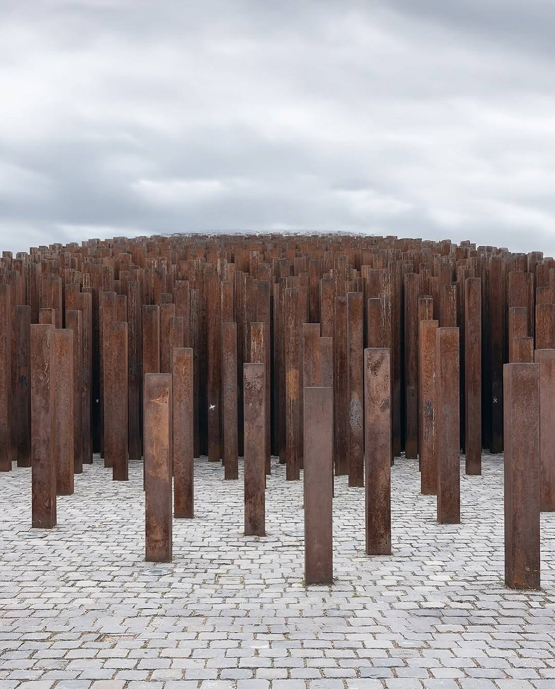 i-ypszilon: Intersections of Memory, Space, and the Hungarian soul