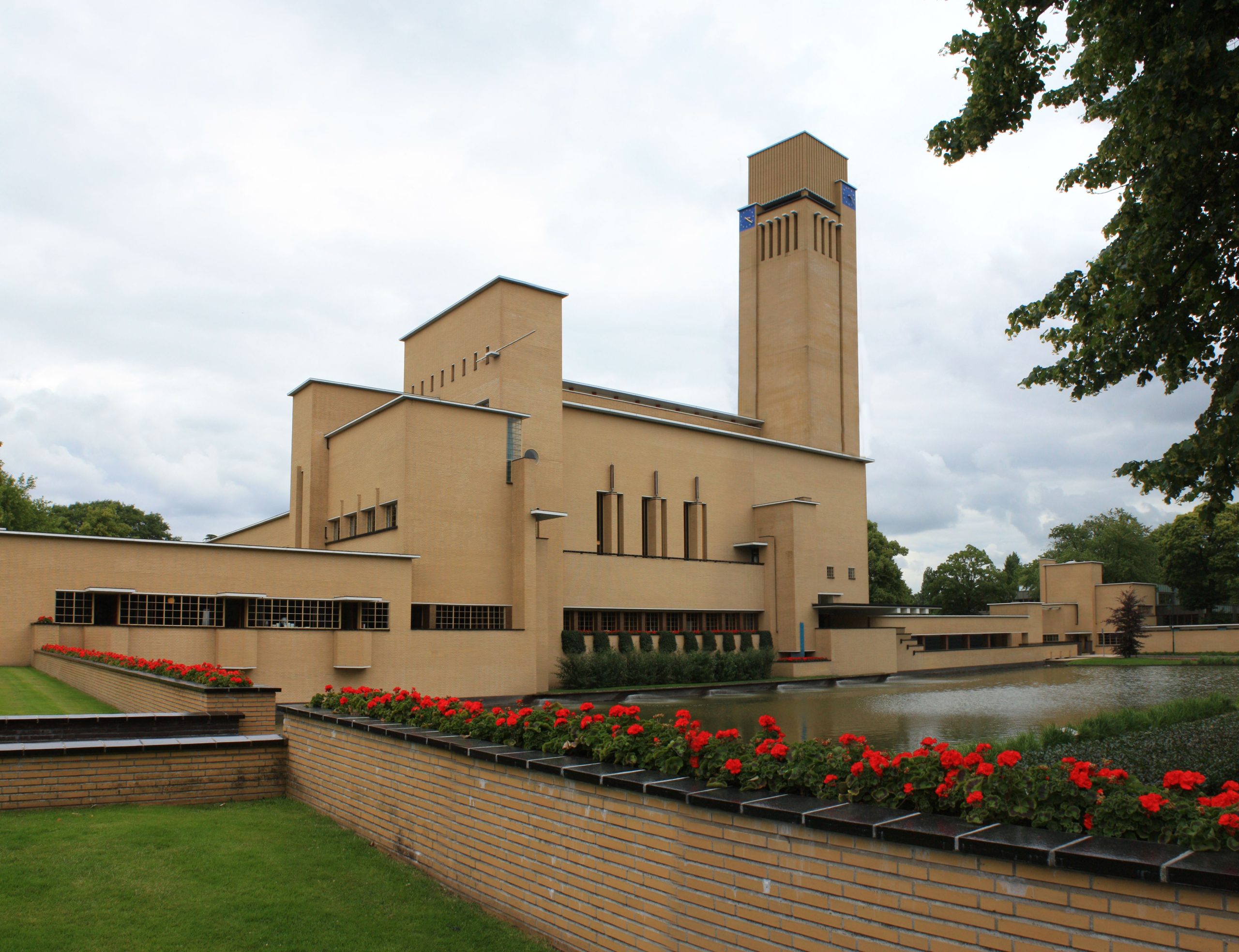 Willem Marinus Dudok: Civic modernism and the architecture of measured permanence