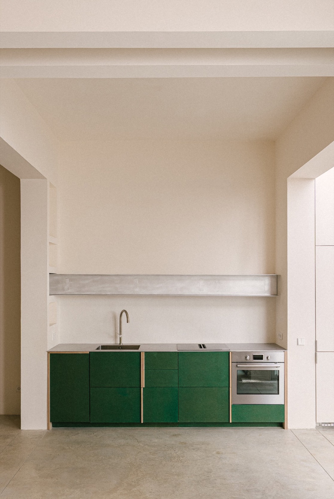 From car wash to civic loft in Carabanchel