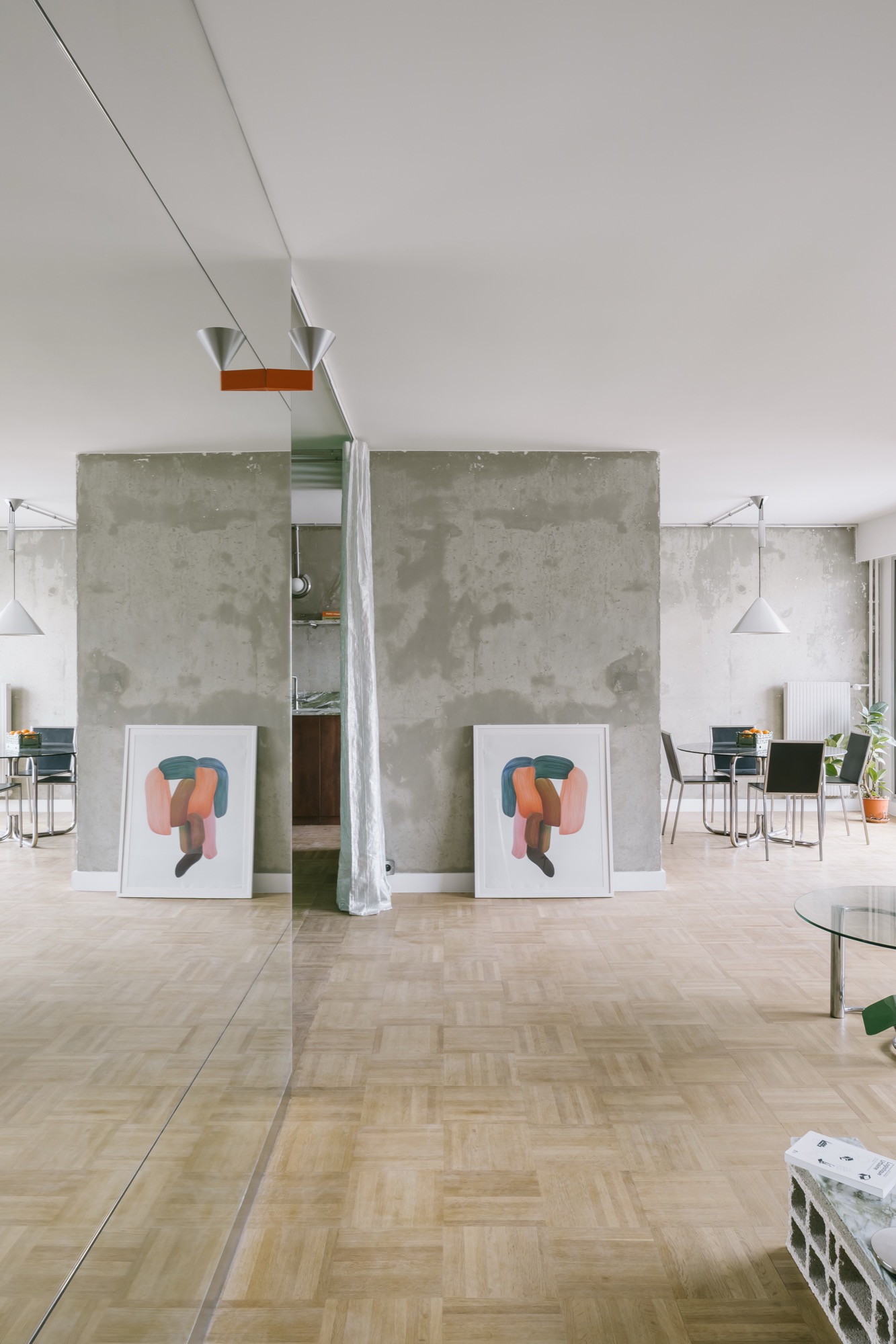 Sarette apartment renovation organised around a green cube