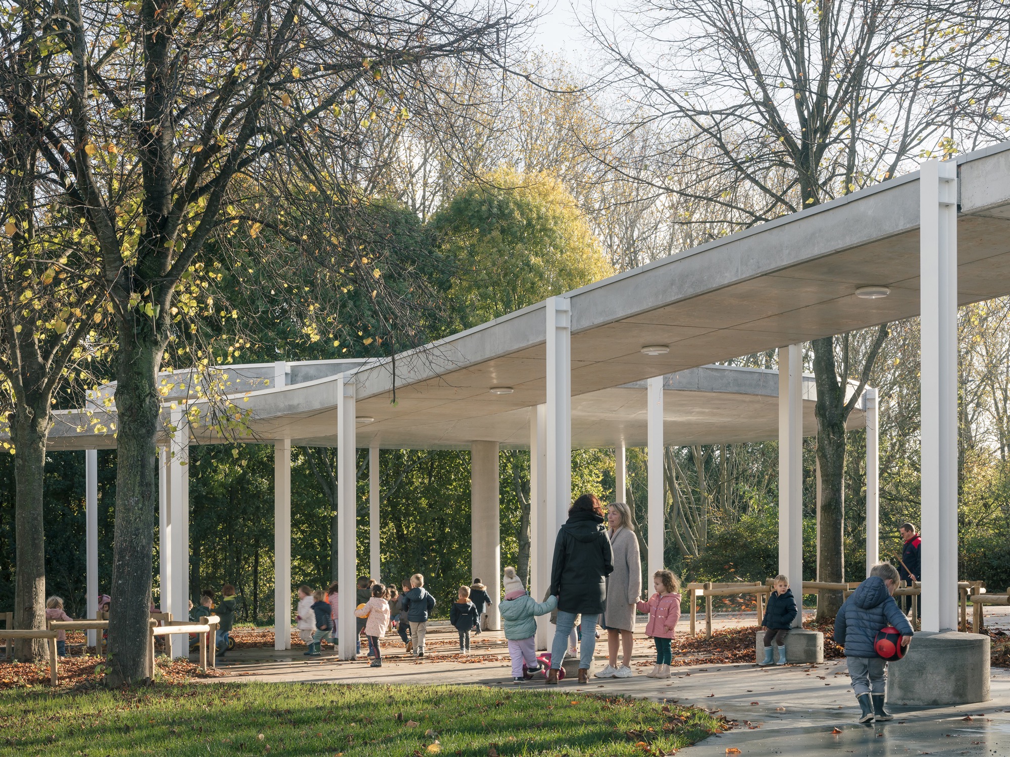 TV Team Begijnenborre designs kindergarten among existing trees