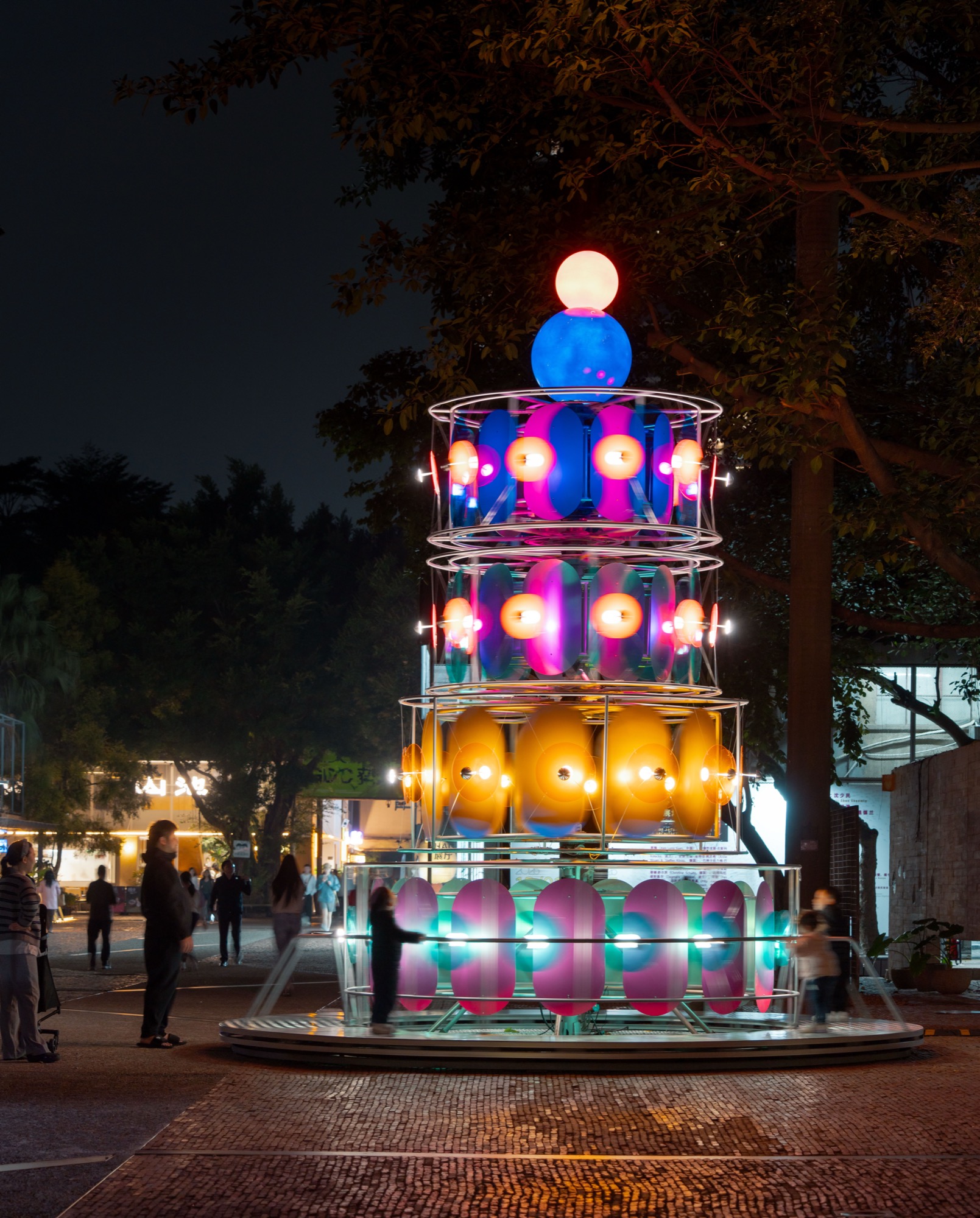 Twirl Tower by Daxing Jizi Design spins through collective interaction in Shenzhen