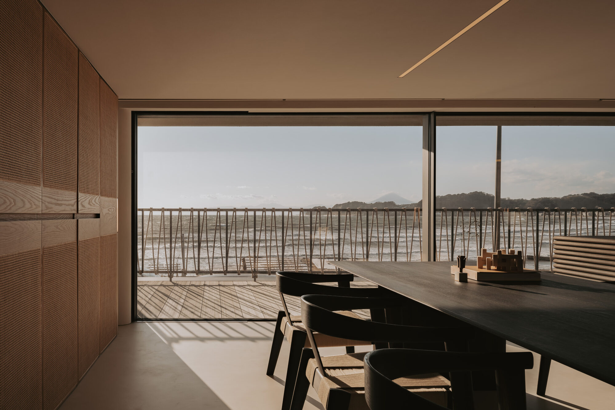 Lulla House by I IN frames coastal living in Kamakura