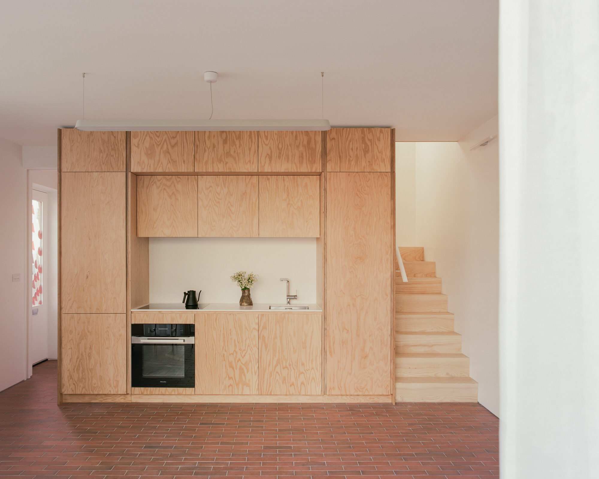 Wadhal subverts London suburban housing with Wade House
