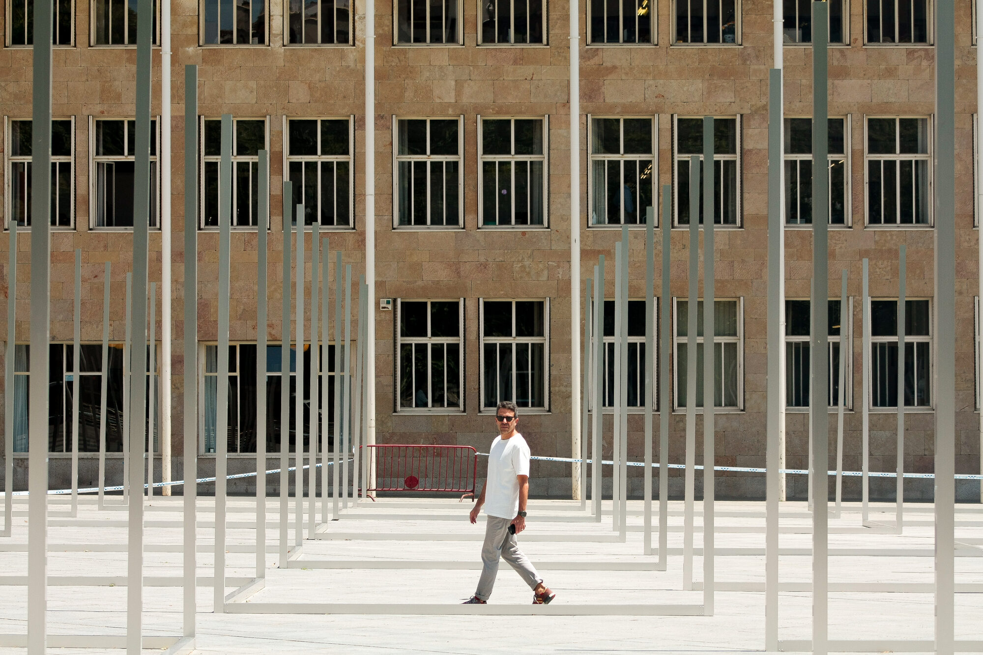 PPAA extends Rafael Moneo’s grid across Logroño city hall plaza with steel installation