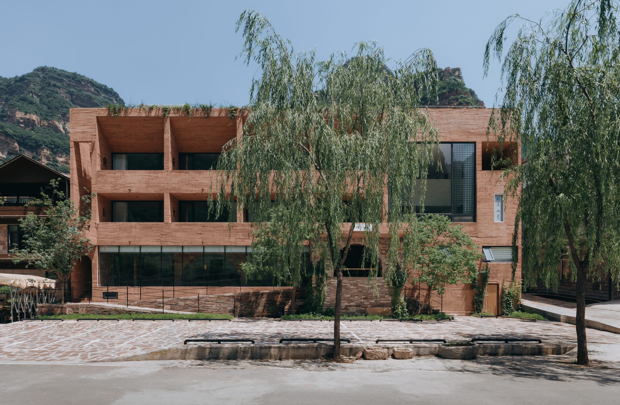 Day elevation of Wo Quan Shan Fang by Yinyuan Studio