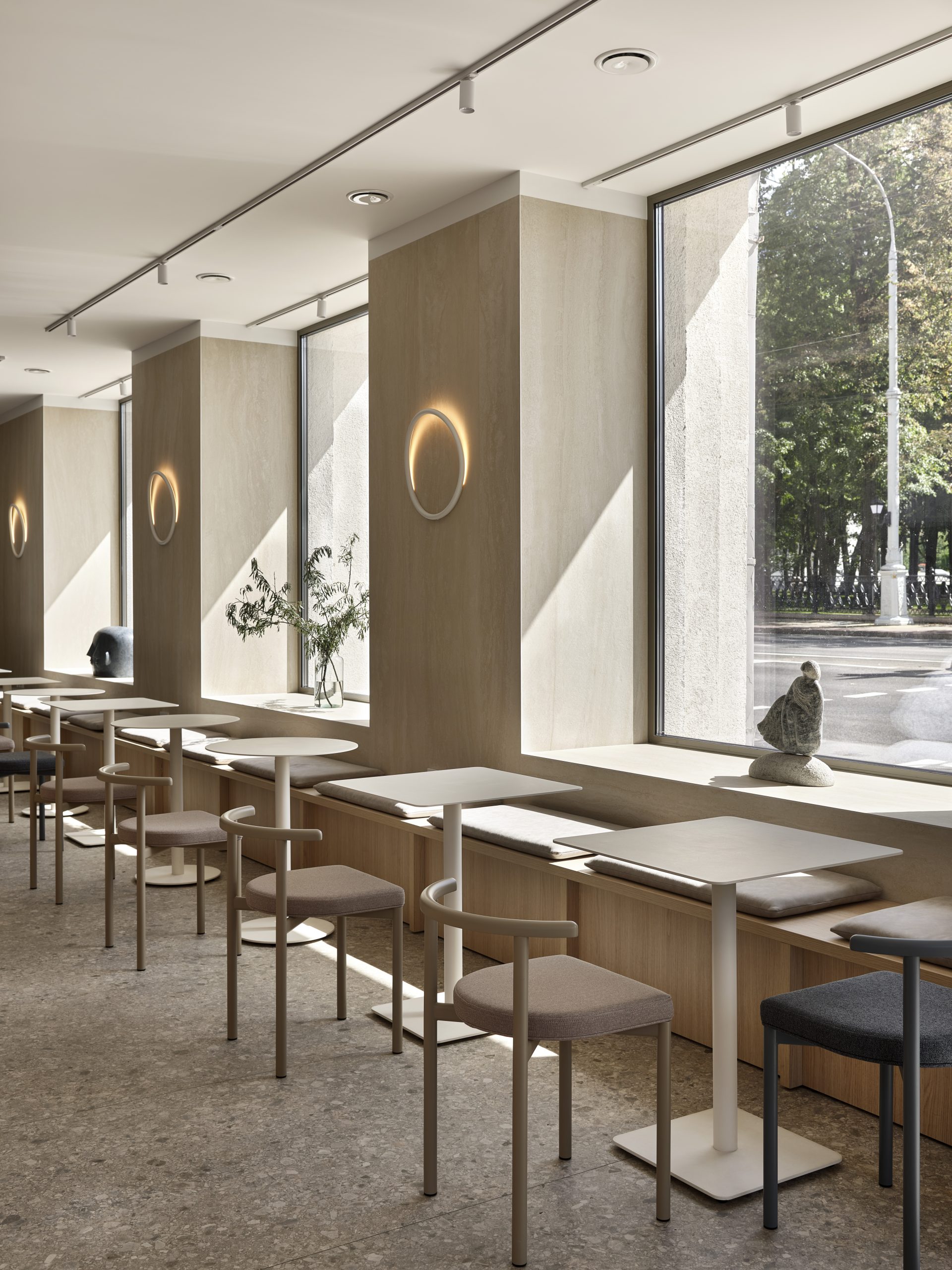 Threshold light beam extending through Chapelle Expiatoire in Paris by Emilio Ferro, photographed by Roberto Conte