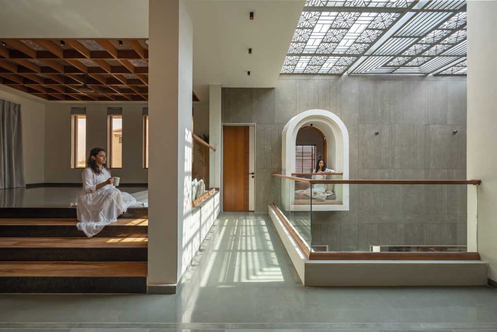 Tathasthu house by Pomegranate Designs, Rajpipla