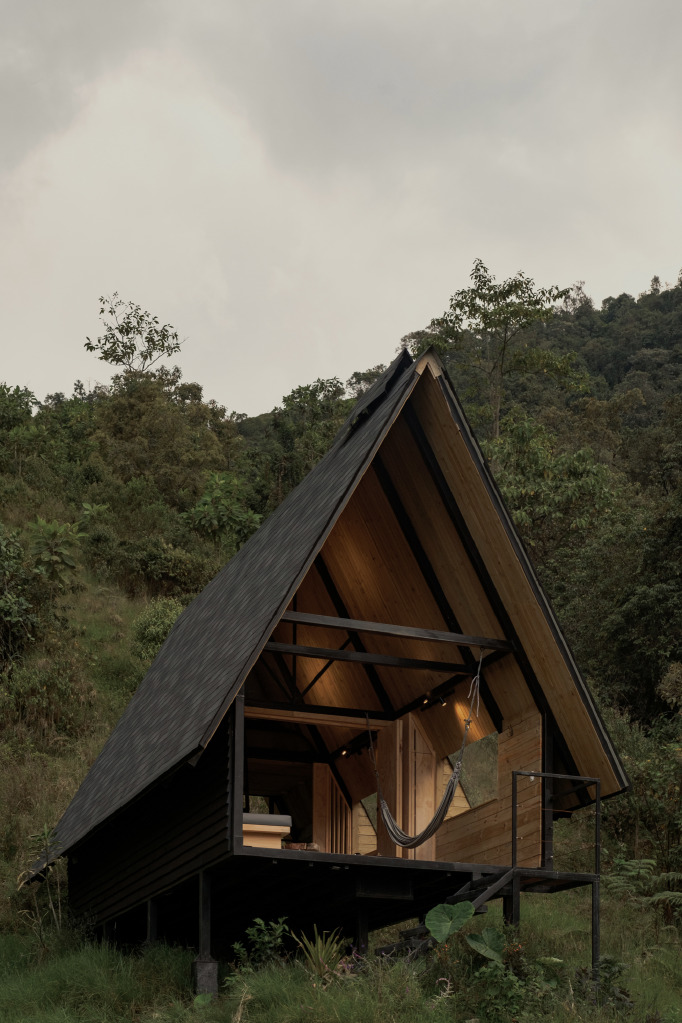 Bird Forest cabin integrated into the Andean landscape