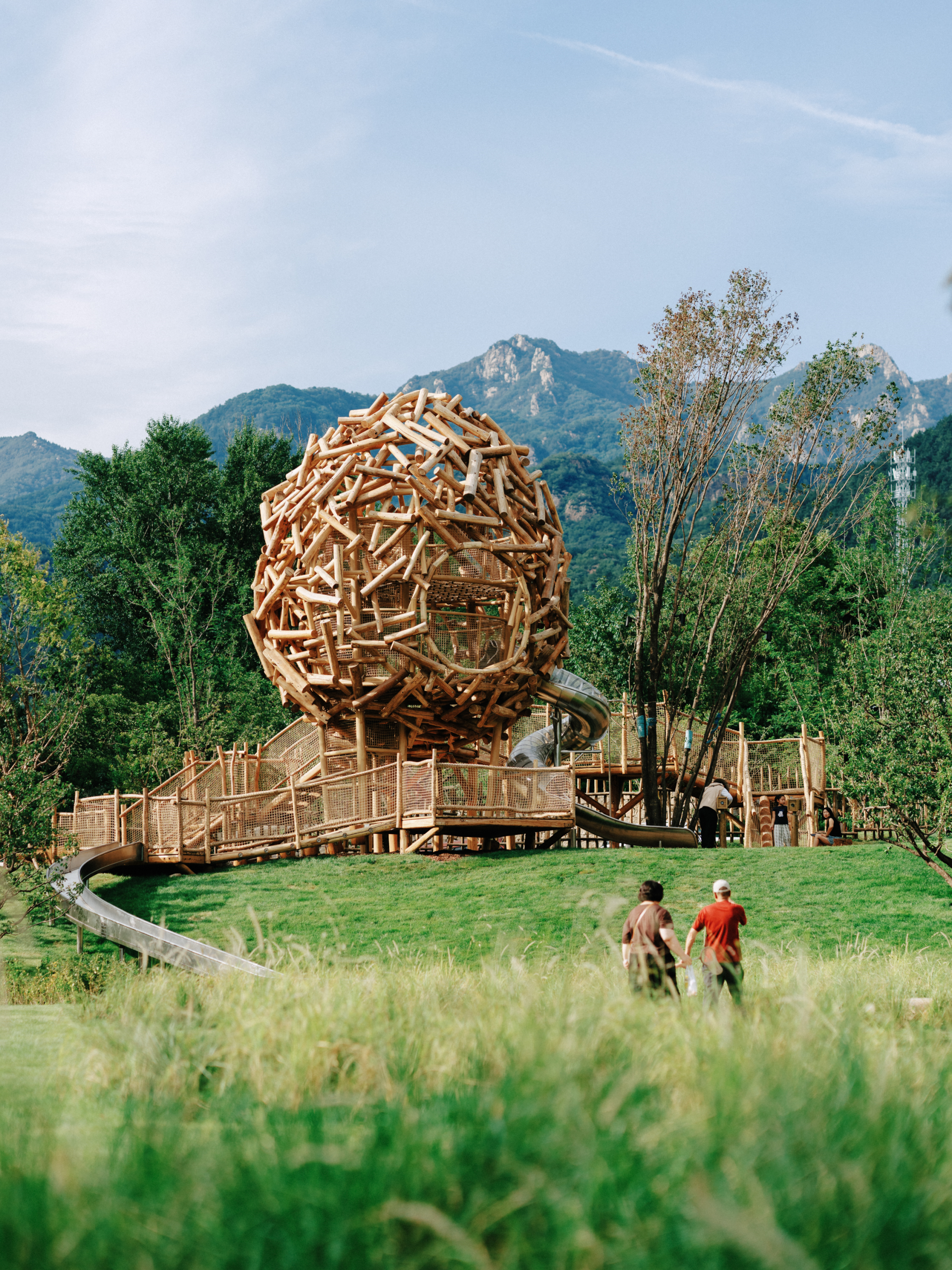 Forest Delight Eco-Logs Children’s Camp on Wuling Mountain by XISUI Design