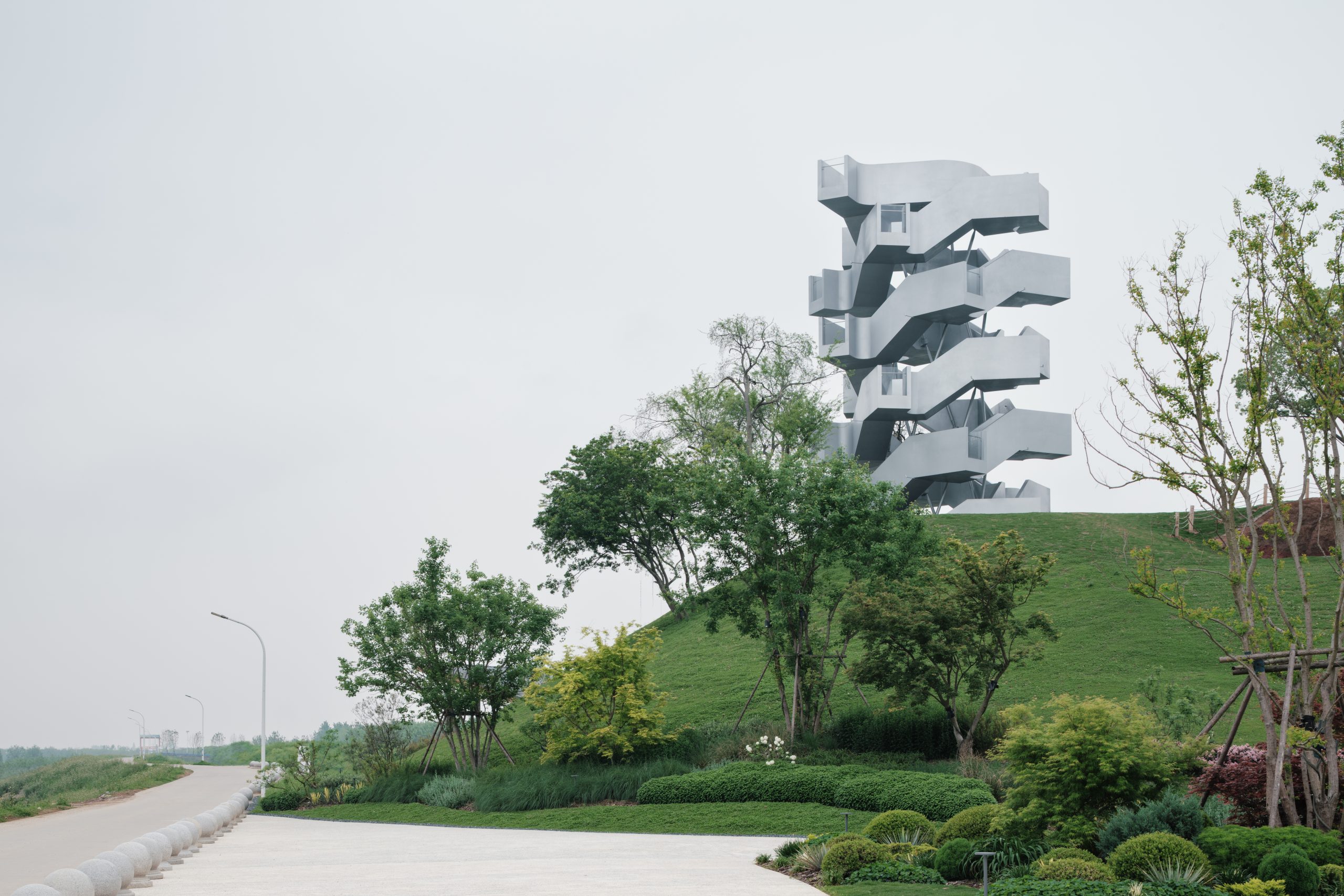 Double-helix observation tower by Xiang Architects at Chenhu Wetland
