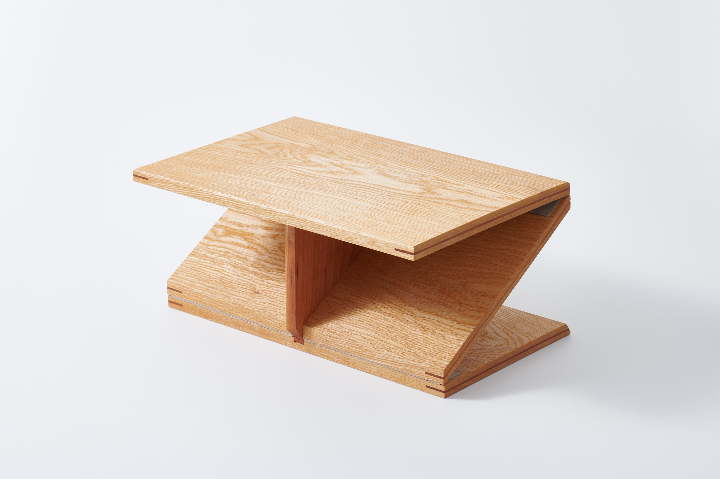 Folding low table designed by Ryota Yokozeki Studio for TAKIZME