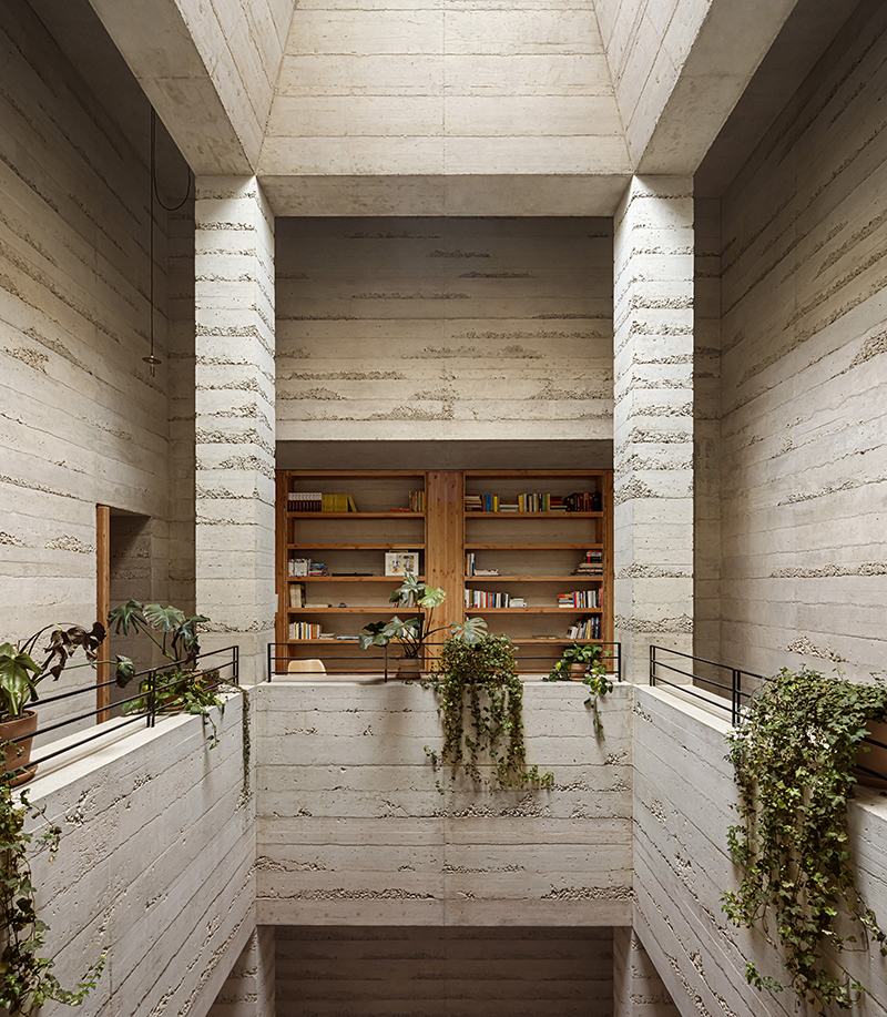 House 1736 by HARQUITECTES in Barcelona, photographed by Adrià Goula
