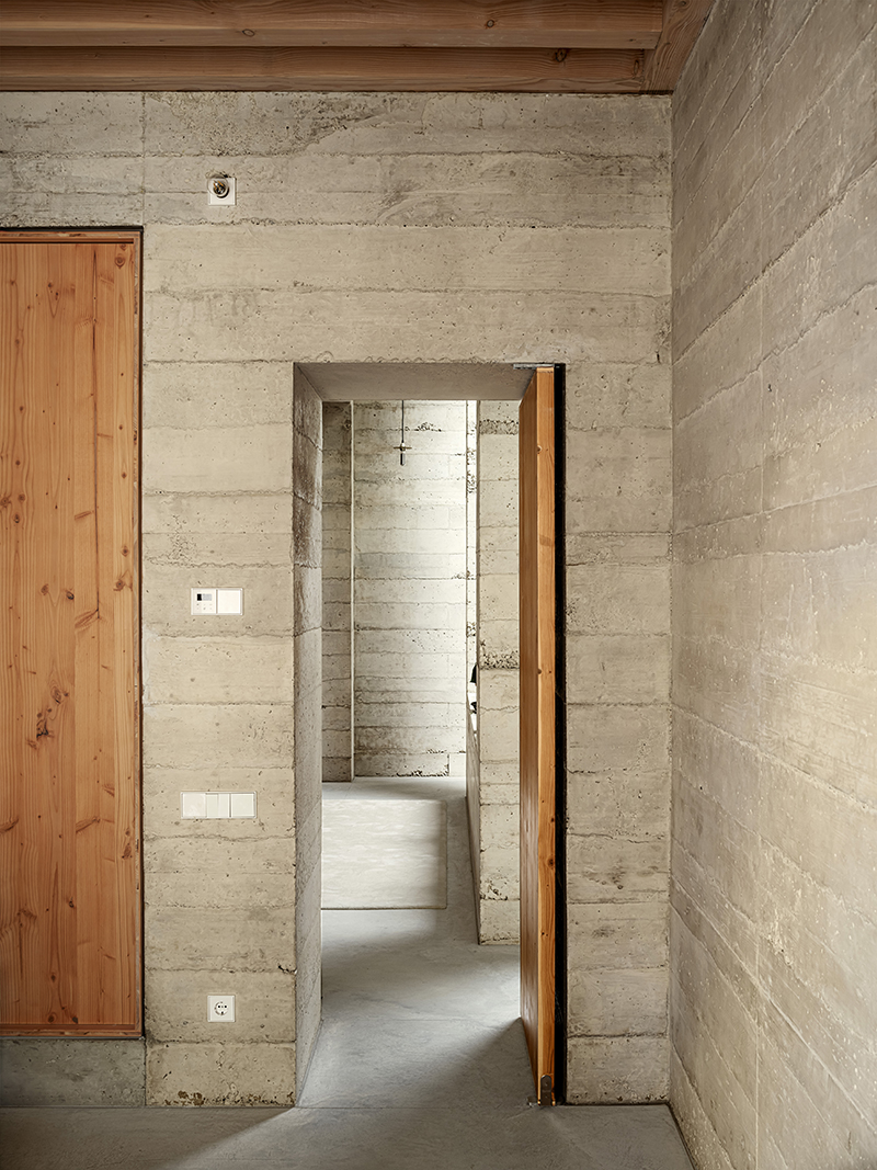 House 1736 by HARQUITECTES