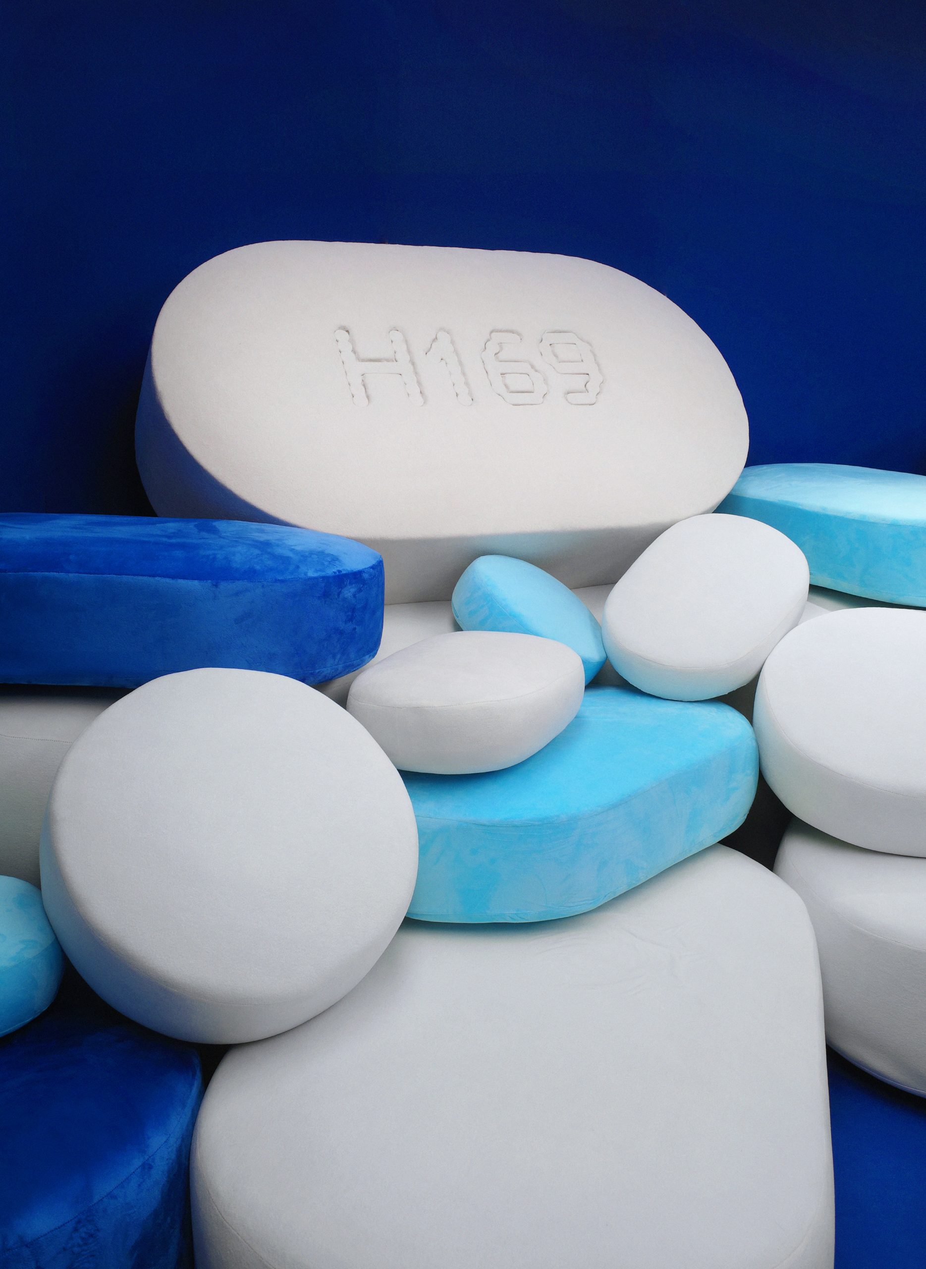 Pill-shaped cushions inside PiLLOW by HOMMES.HOM.