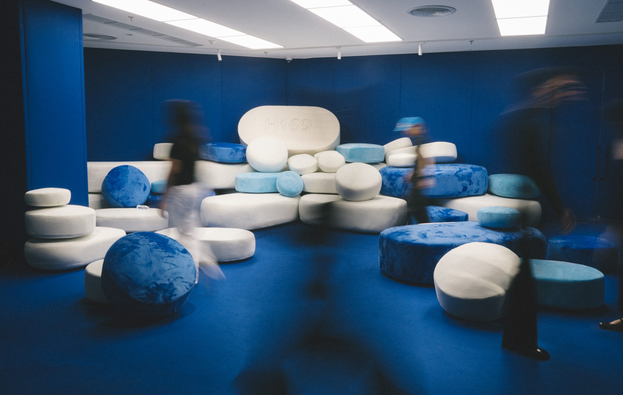 Exhibition detail of PiLLOW by HOMMES.HOM.