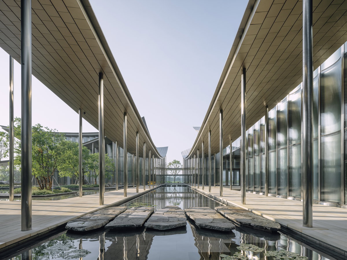 Curving covered corridor at Suzhou Museum of Contemporary Art