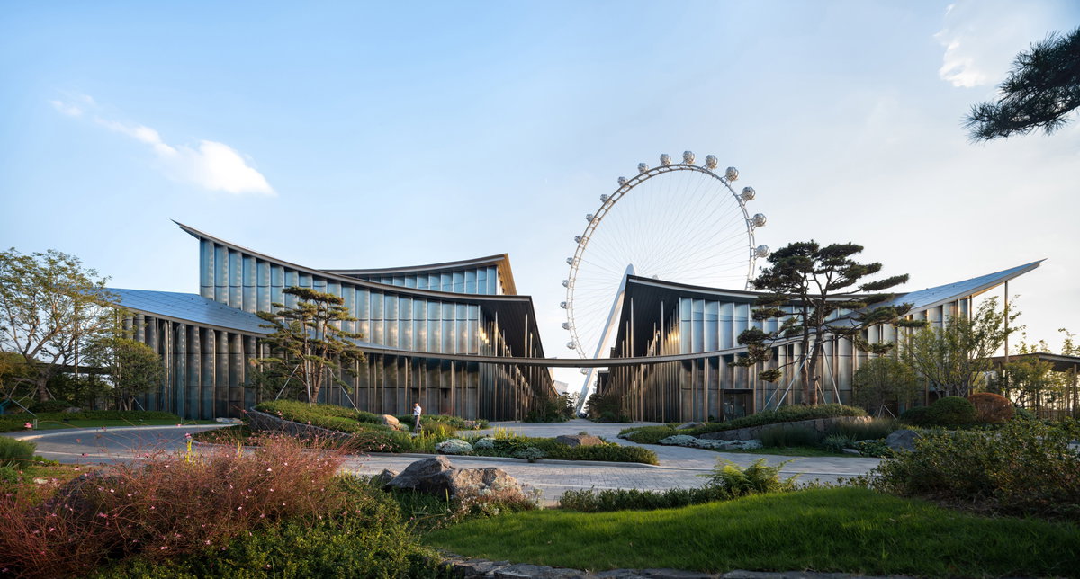 Curving exterior of Suzhou Museum of Contemporary Art