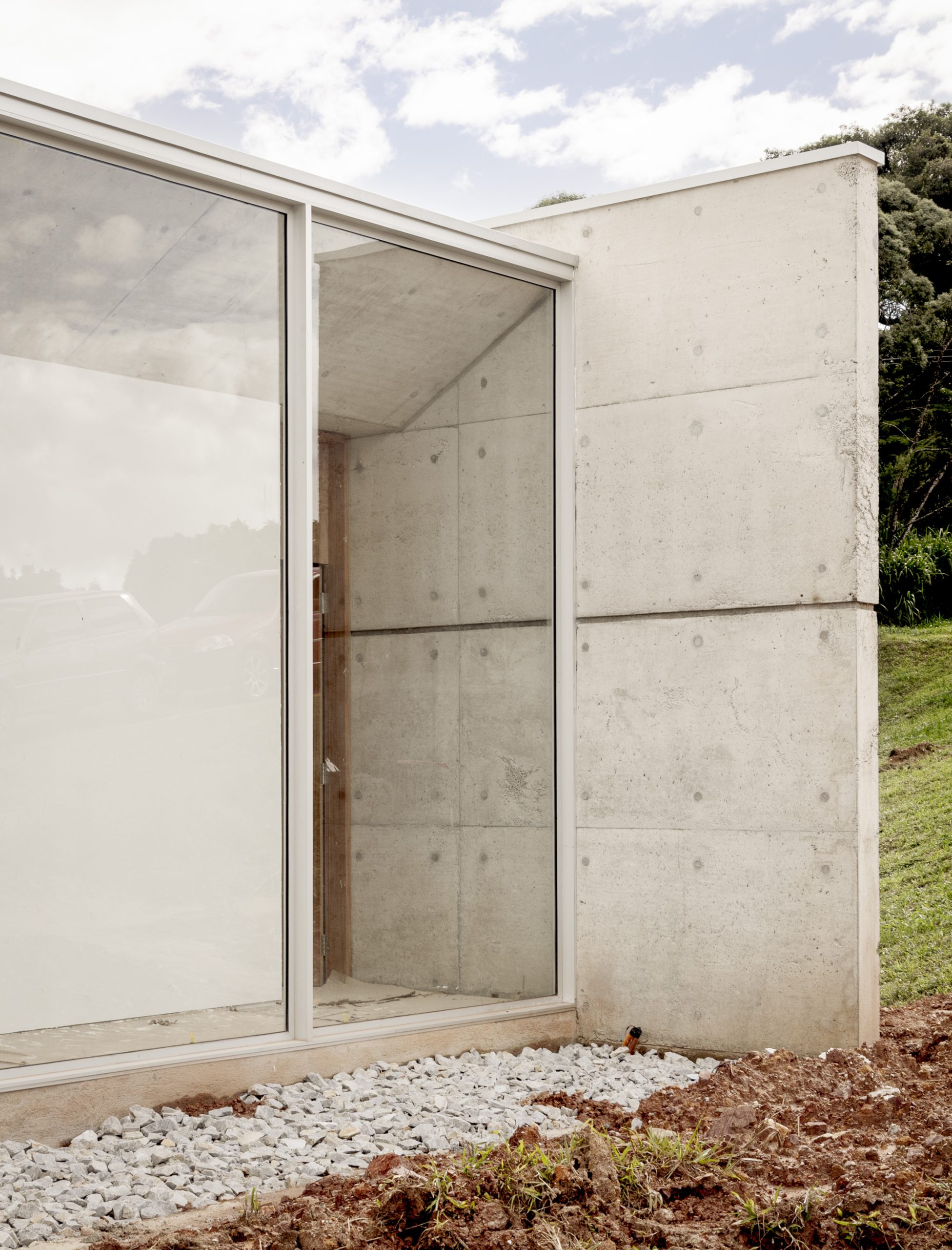 Casa Lucy in the Sky with Diamonds by YVA Arquitetura, photographed by Mahani Siqueira