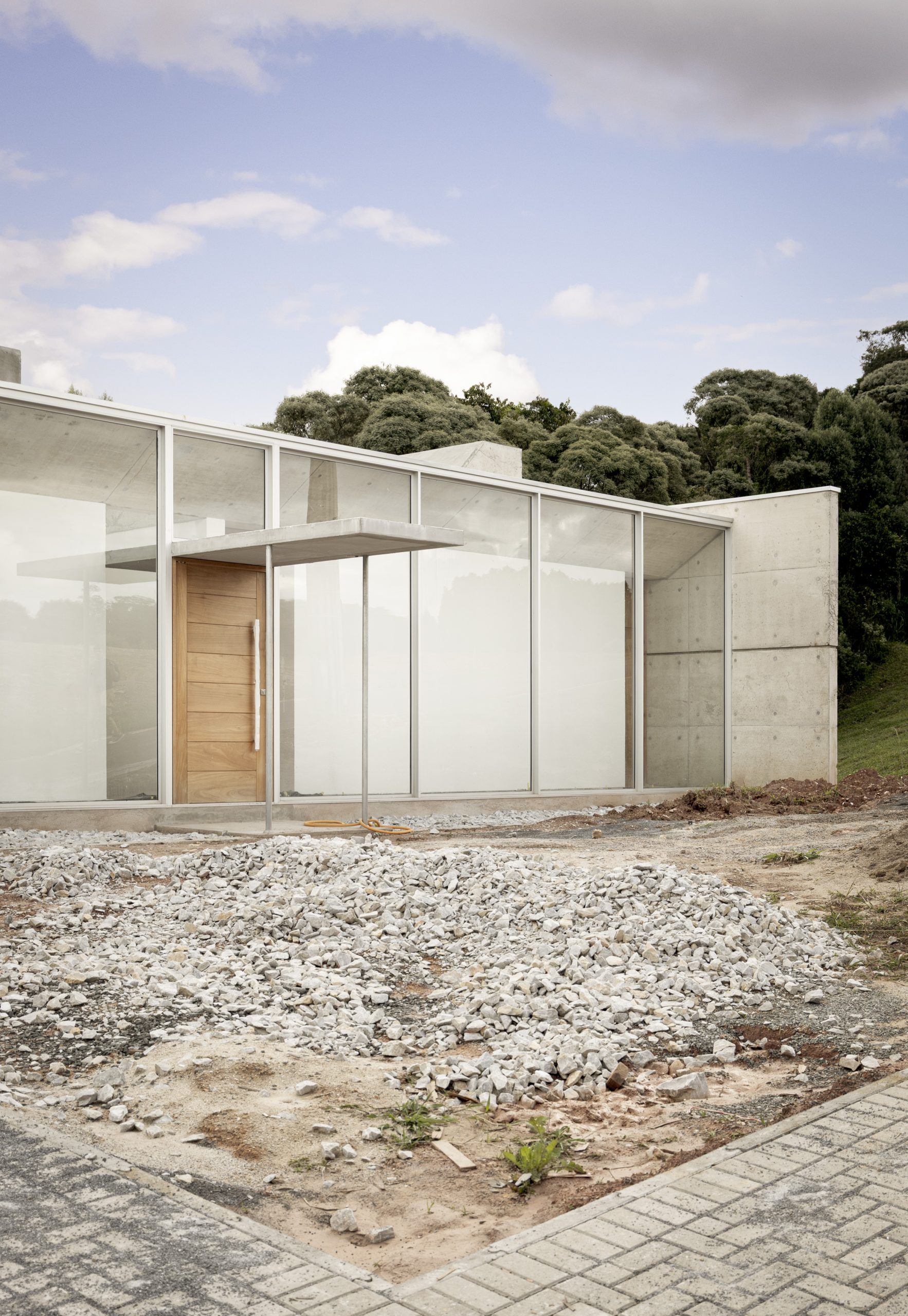 Casa Lucy in the Sky with Diamonds by YVA Arquitetura, photographed by Mahani Siqueira