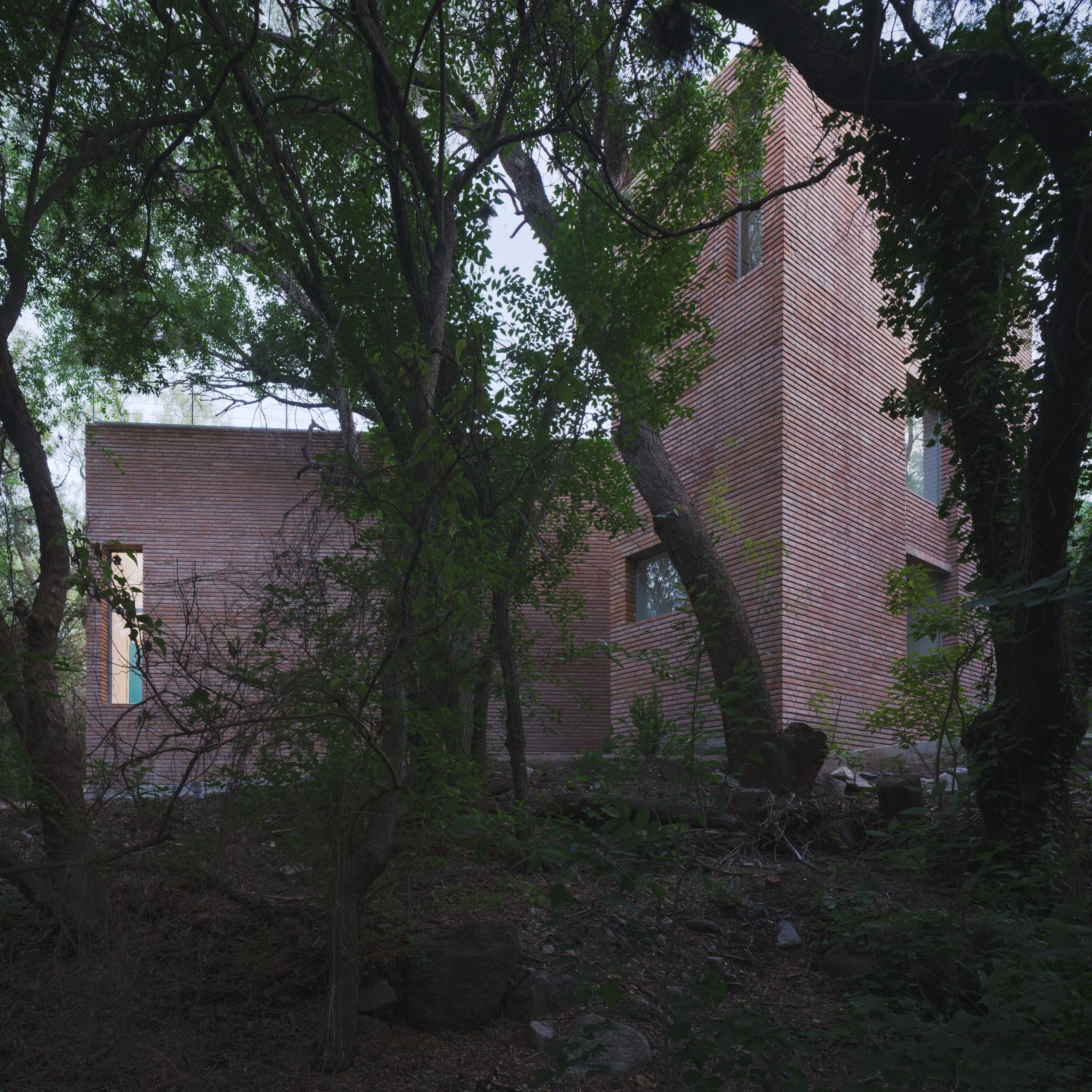 Zenithal light entering the artist studio at Atelier Cambre