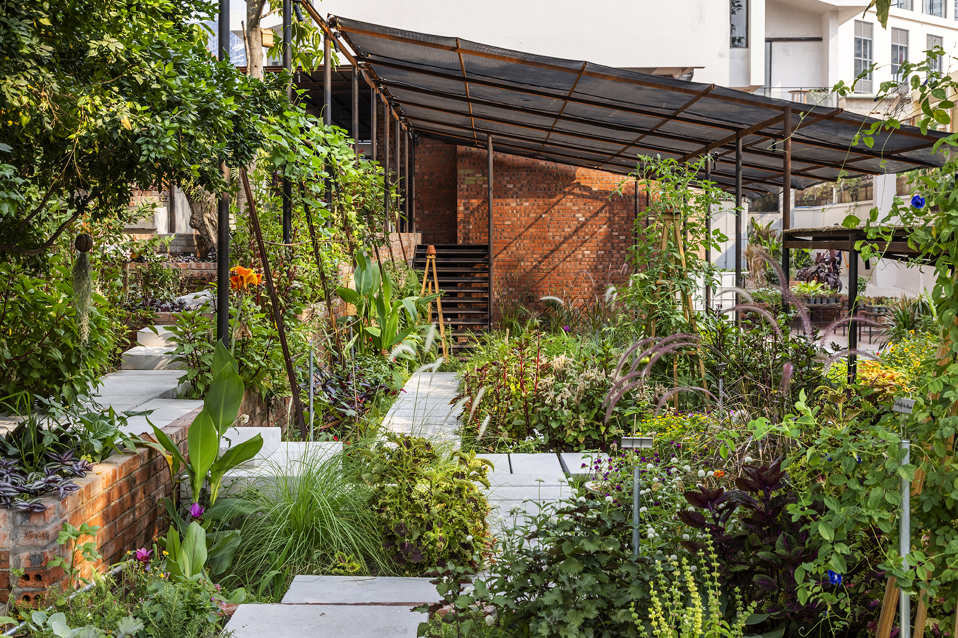 Studio anettai transforms Saigon villa into regenerative Pizza 4P’s flagship