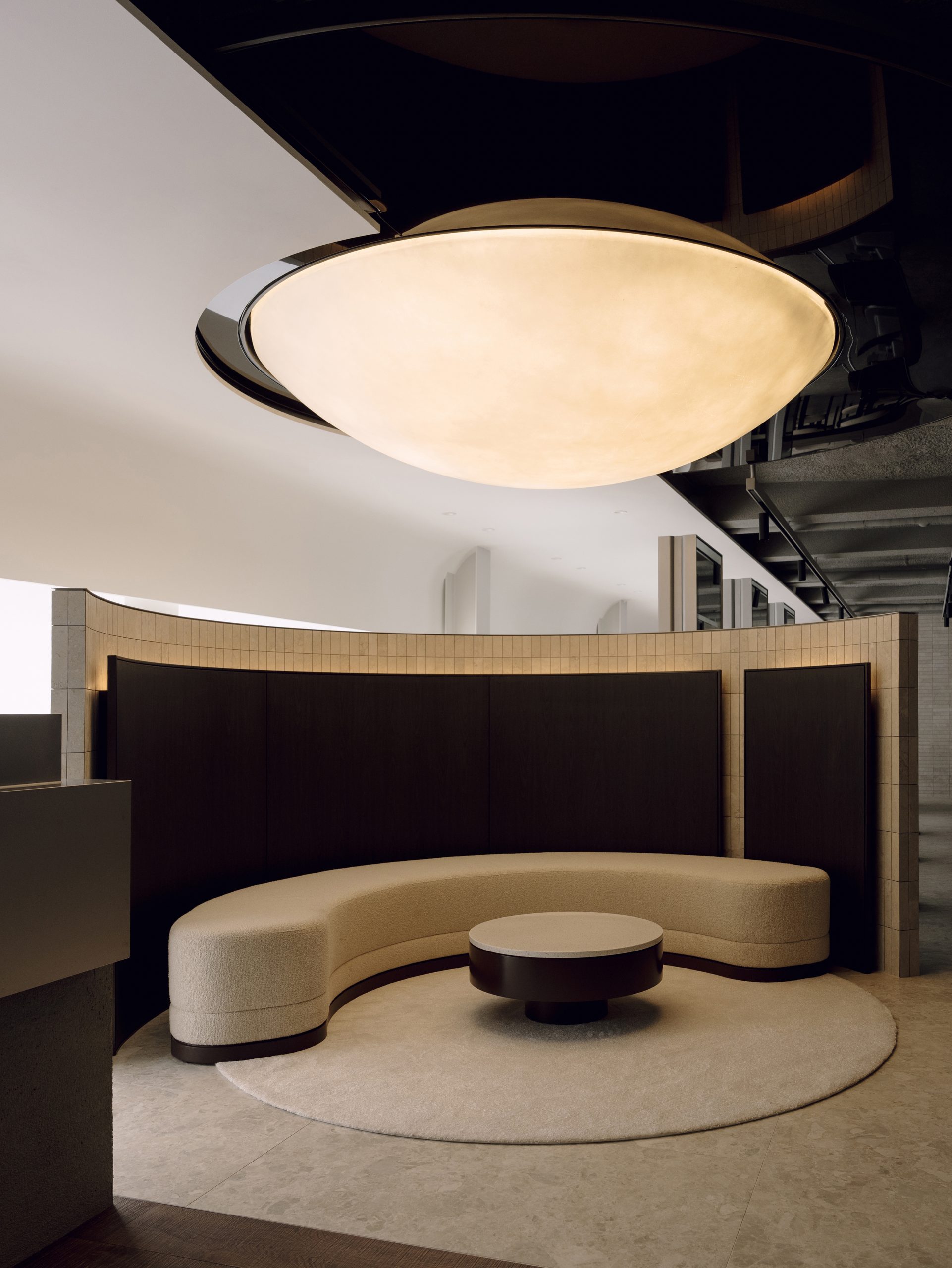 Salon service area shaped by contrasting textures
