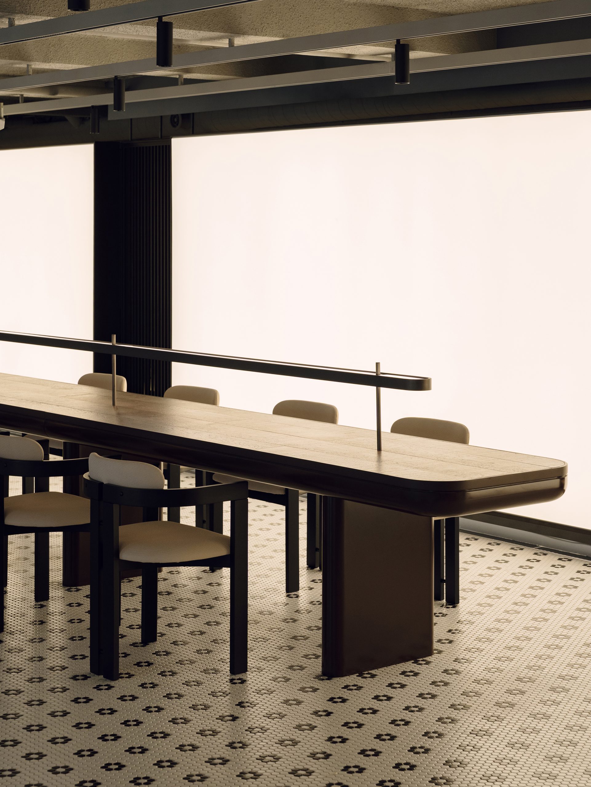 Rounded solid-wood consultation table
