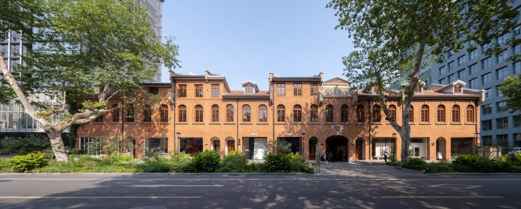 Street-facing facade of Yanqing Li along Shengli Street