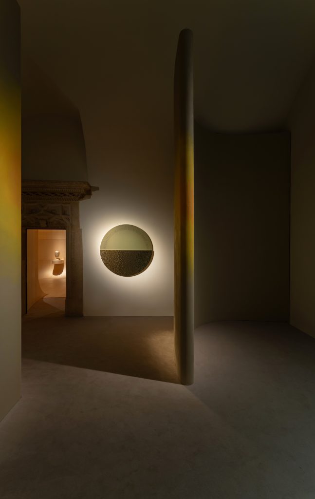 Curved plywood exhibition design by NArchitekTURA at Wawel Royal Castle