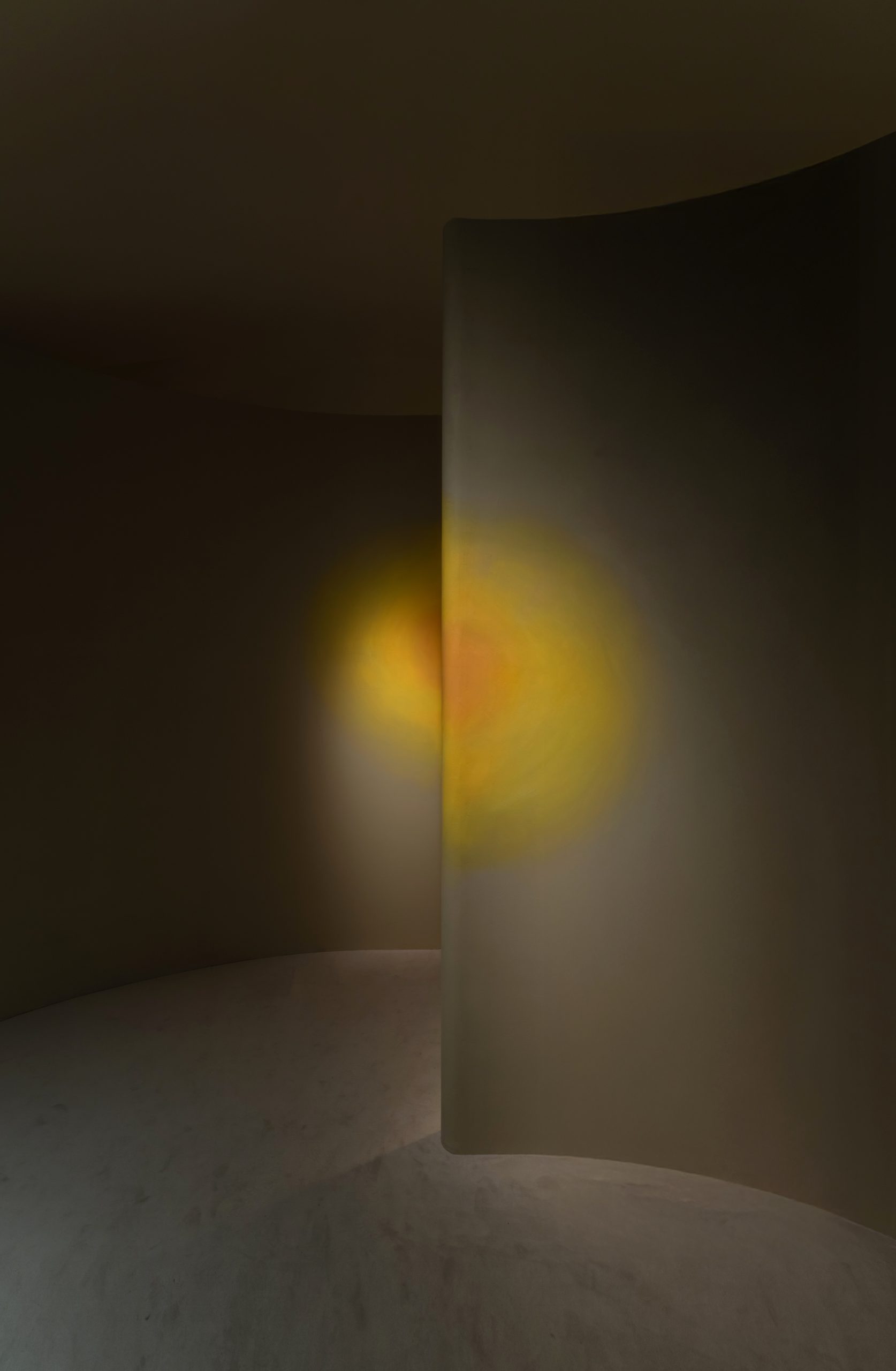 Wooden plinths integrated into the folded exhibition wall