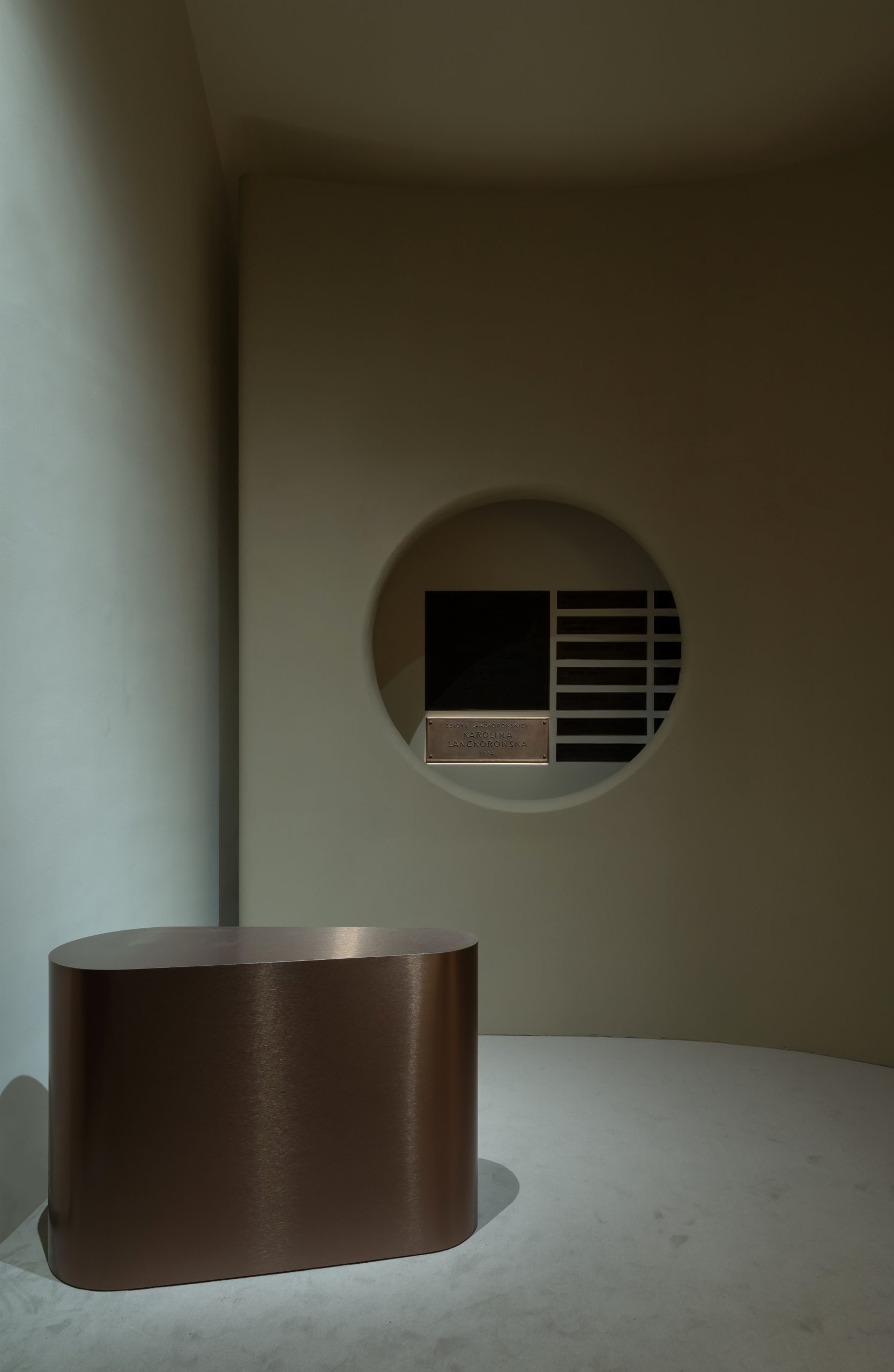Translucent veneer and indirect lighting in the first gallery