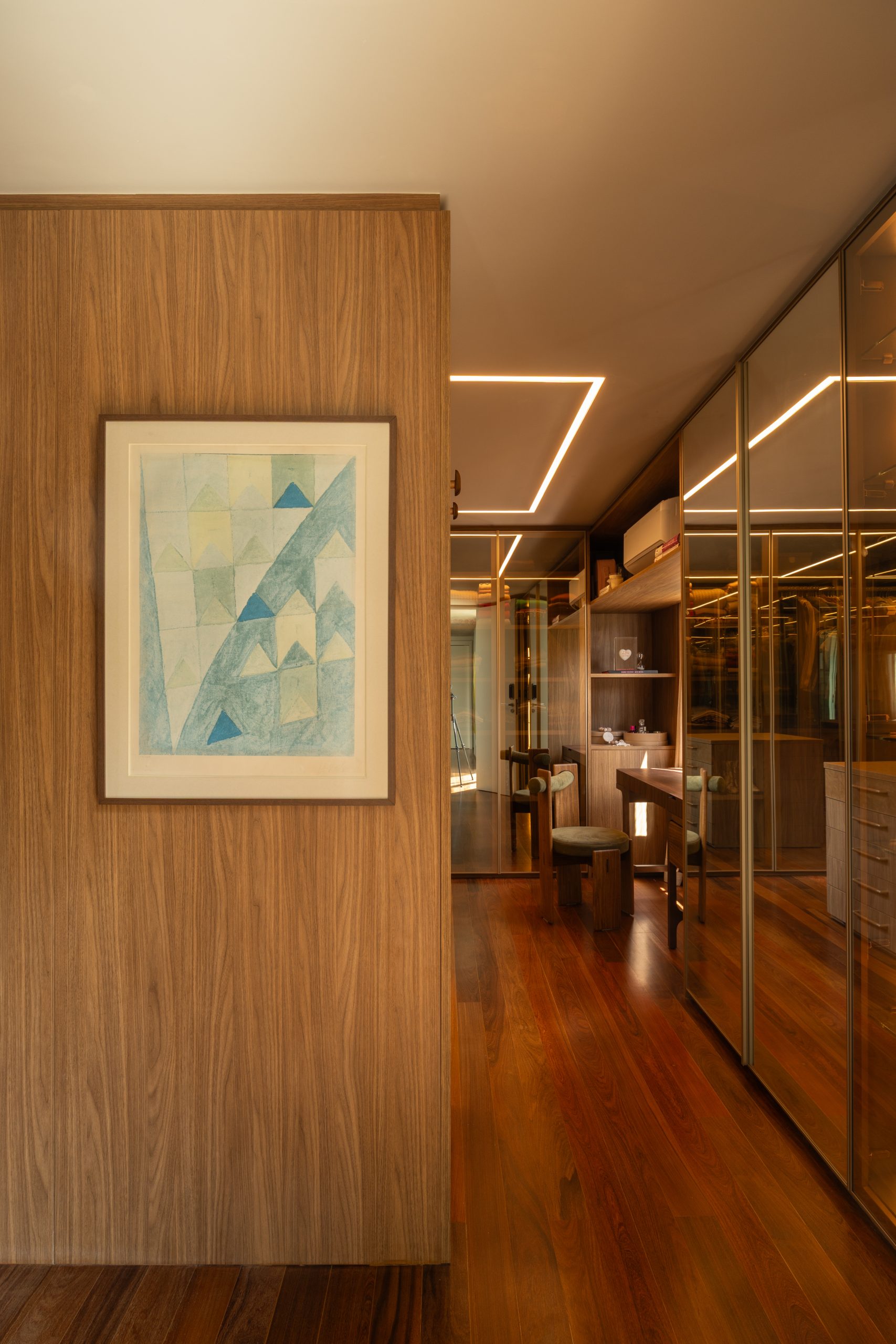Oak-lined circulation and interior detailing at MAS House
