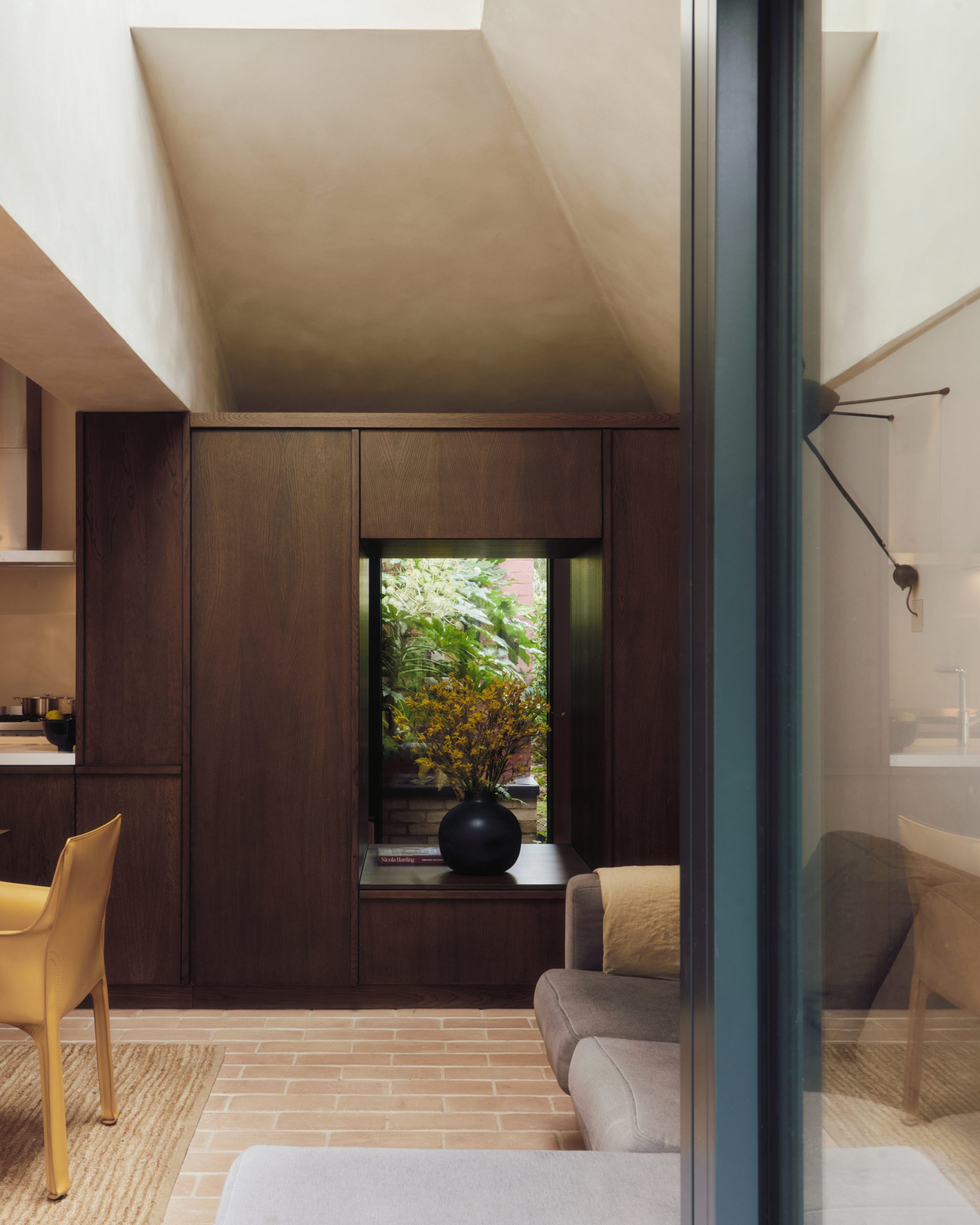A roof opening brings daylight into the rear extension.
