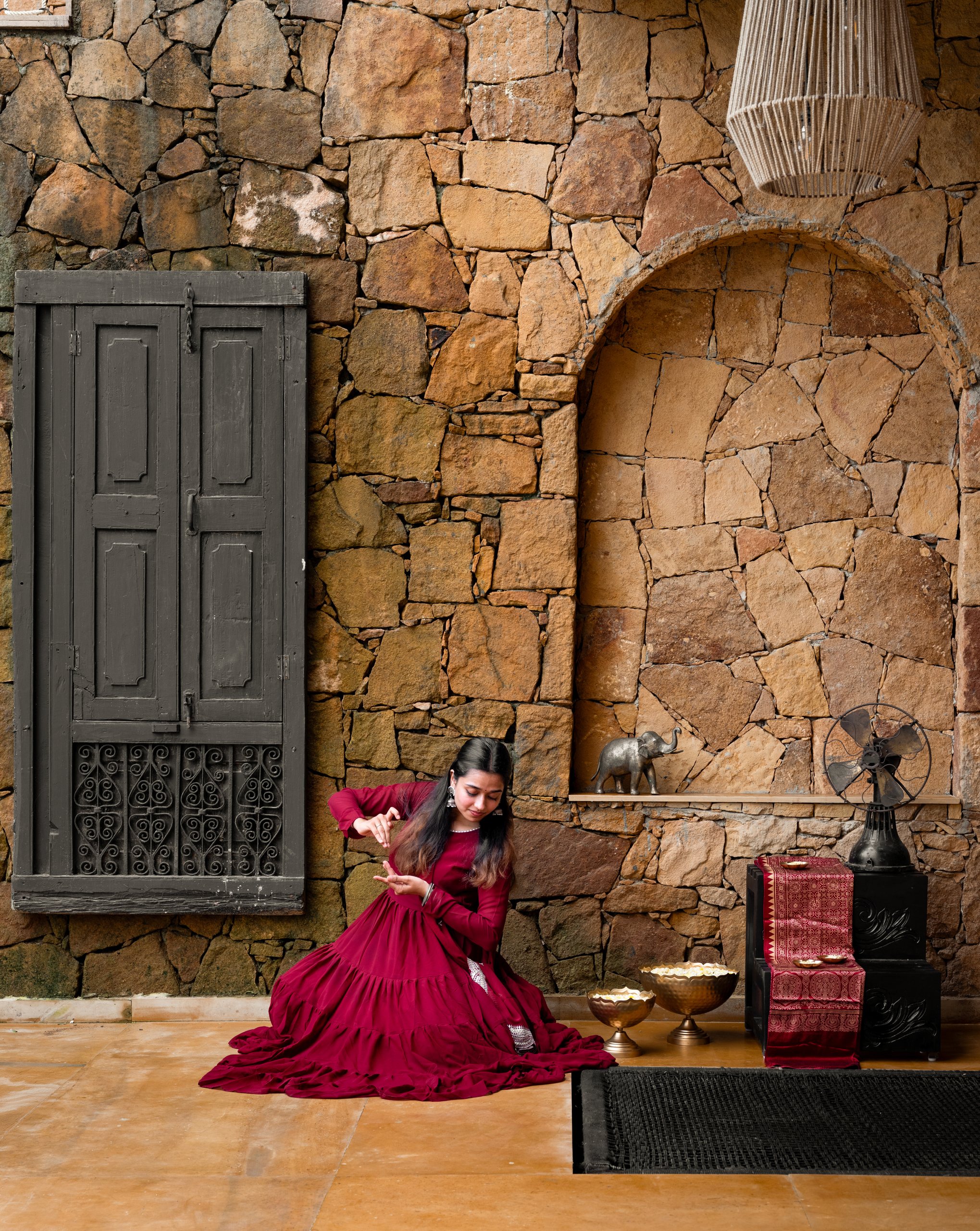 Arched opening and deep stone wall inside Vedalila