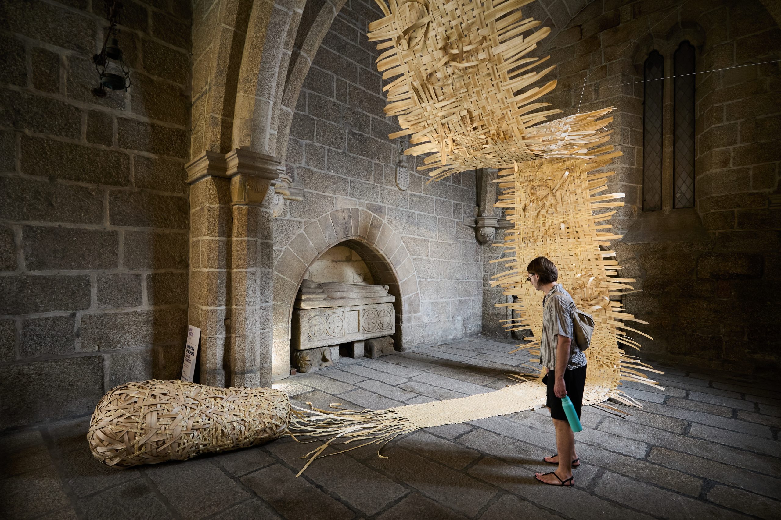 Woven chestnut structure forming the base of Idoia Cuesta's installation